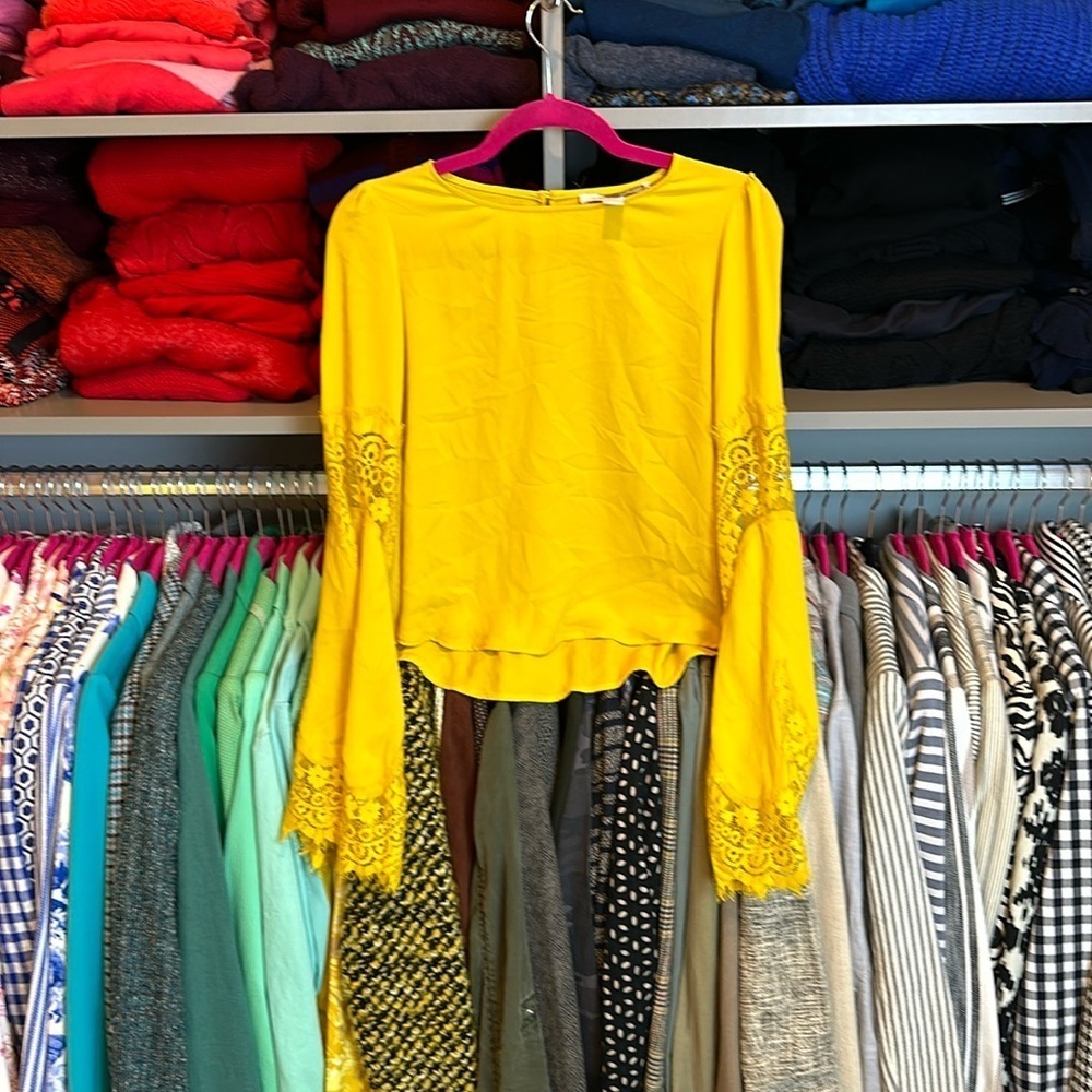 Forever 21 yellow long laced sleeve blouse size XS